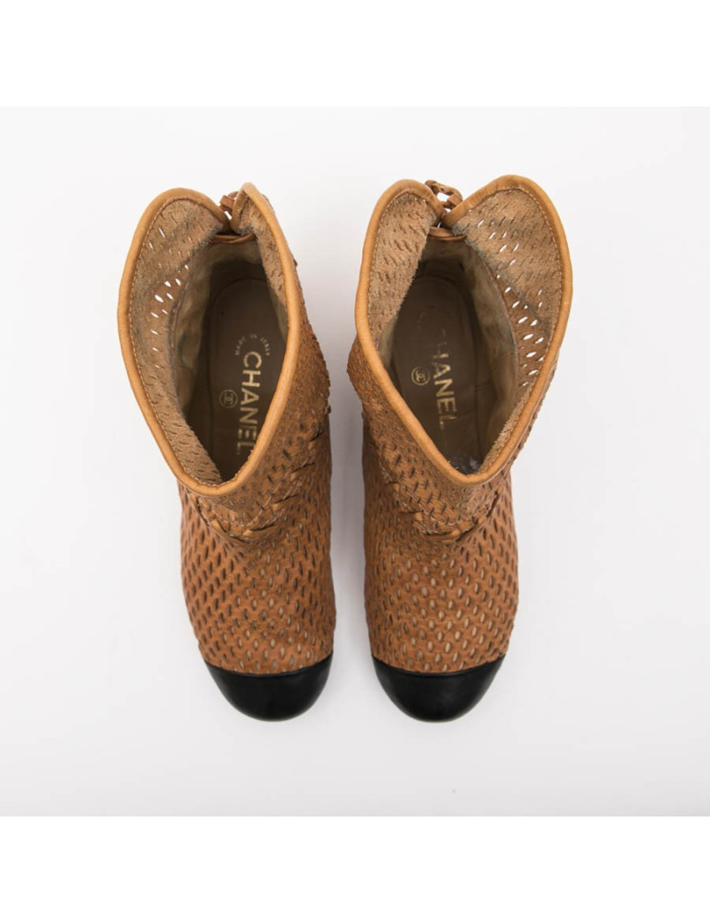 CHANEL Boots in Gold perforated leather and black lamskin leather size 37