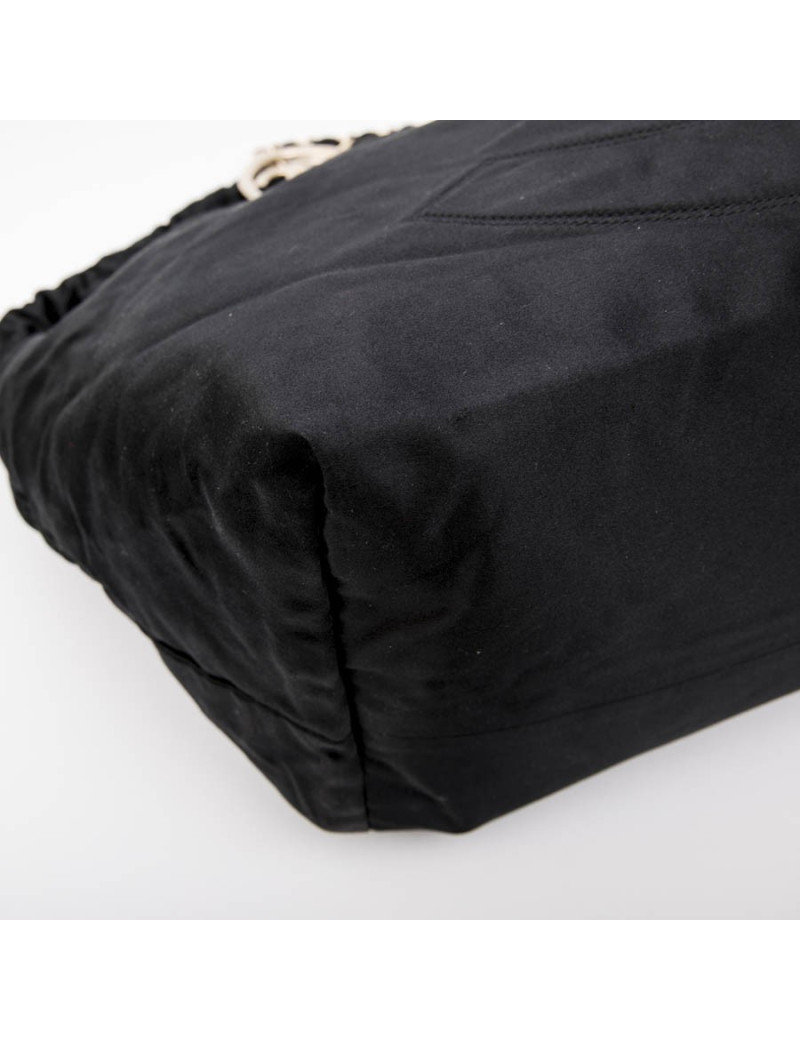 Sac CHANEL en satin duchesse noir