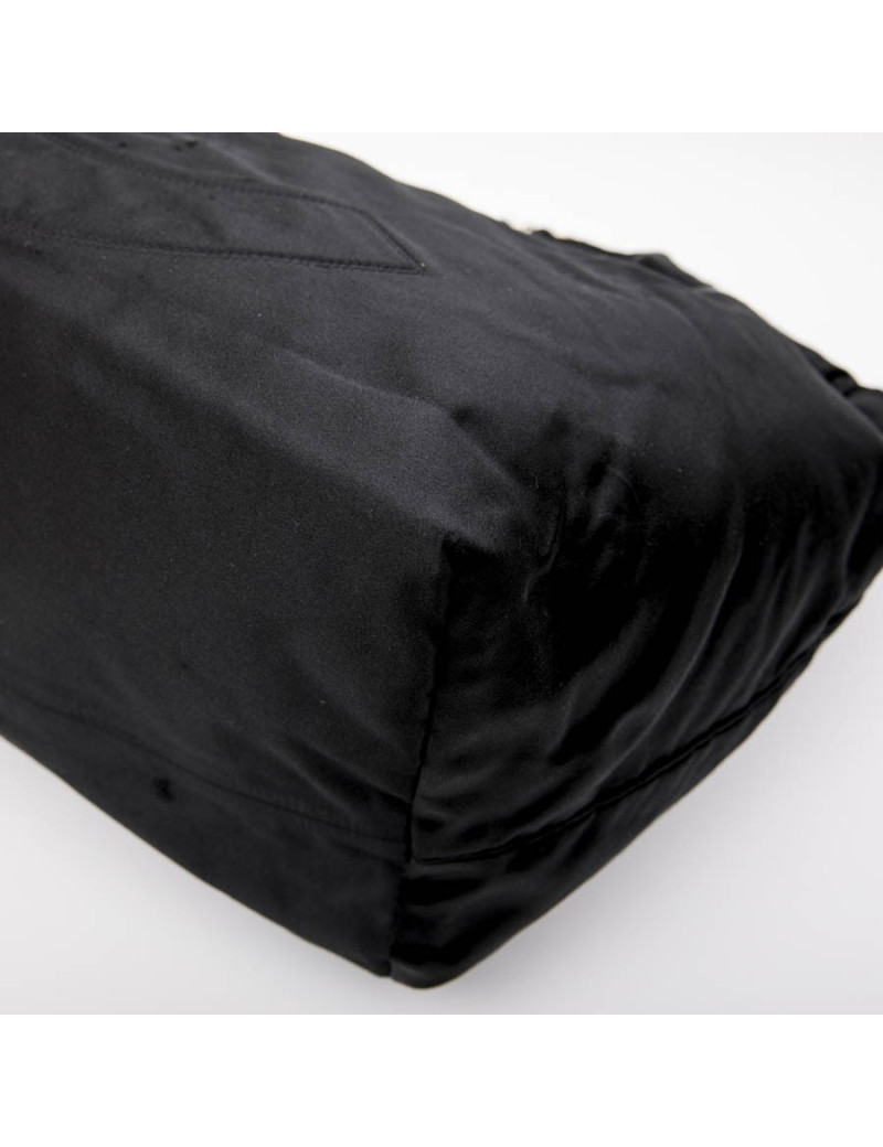 Sac CHANEL en satin duchesse noir