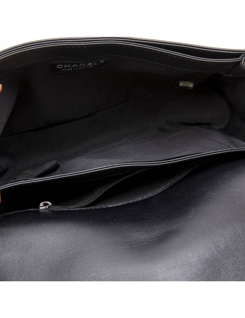 Sac Boy enchained CHANEL cuir d'agneau lisse noir et chaînes