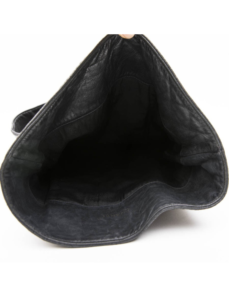 CHANEL vintage bucket bag in black quilted leather