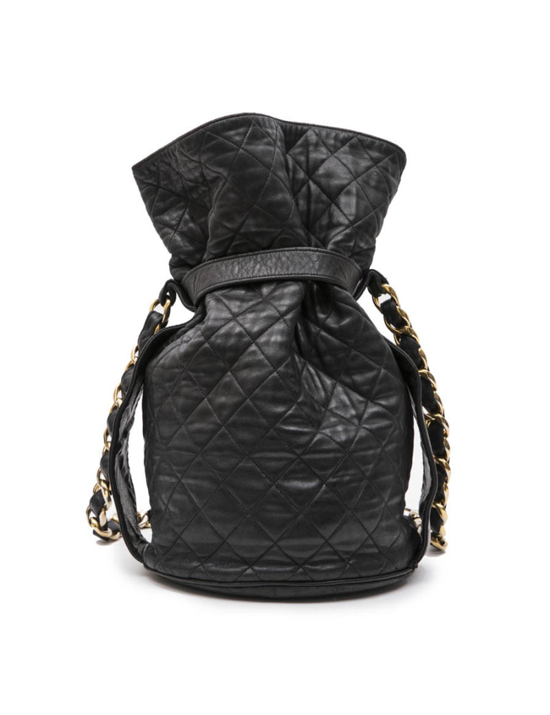 Sac seau CHANEL cuir matelassé Vintage