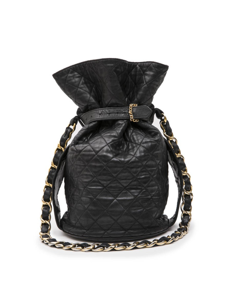 Sac seau CHANEL cuir matelassé Vintage