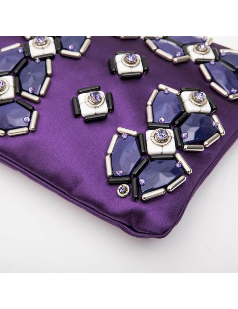 Pochette PRADA en satin duchesse violet et cabochons