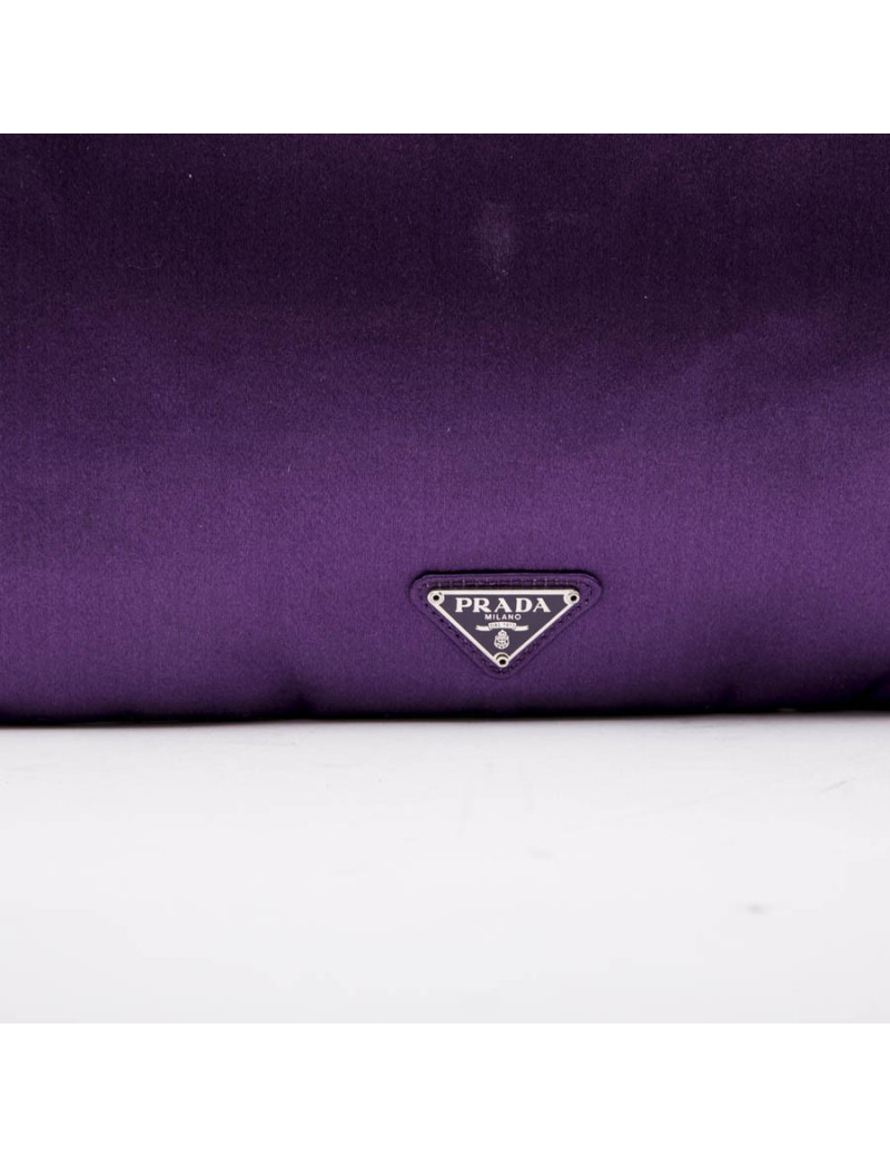 Pochette PRADA en satin duchesse violet et cabochons