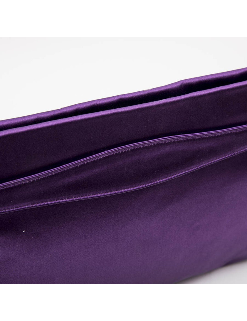 Pochette PRADA en satin duchesse violet et cabochons
