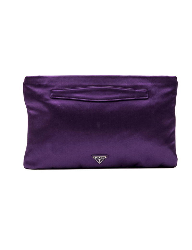 Pochette PRADA en satin duchesse violet et cabochons