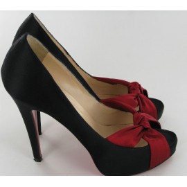 Pumps LOUBOUTIN T37 satin black and Red