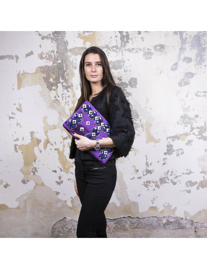 Pochette PRADA en satin duchesse violet et cabochons