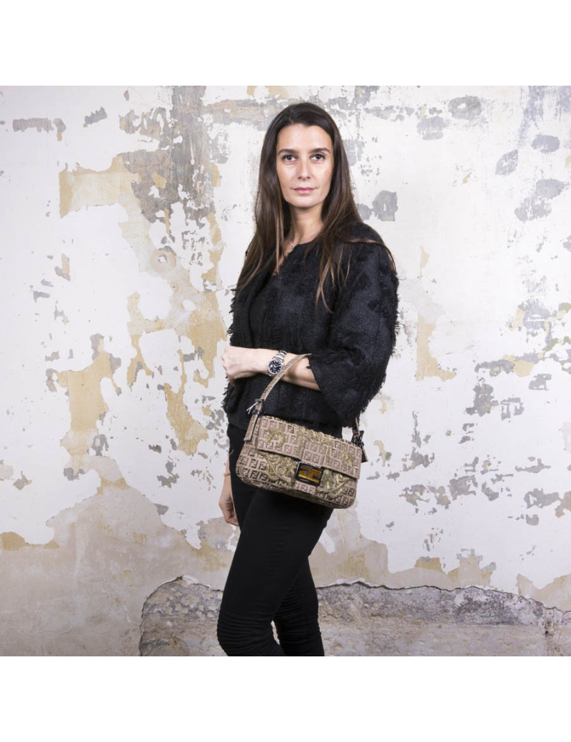 Sac baguette FENDI toile monogram brodé de fils d'or 