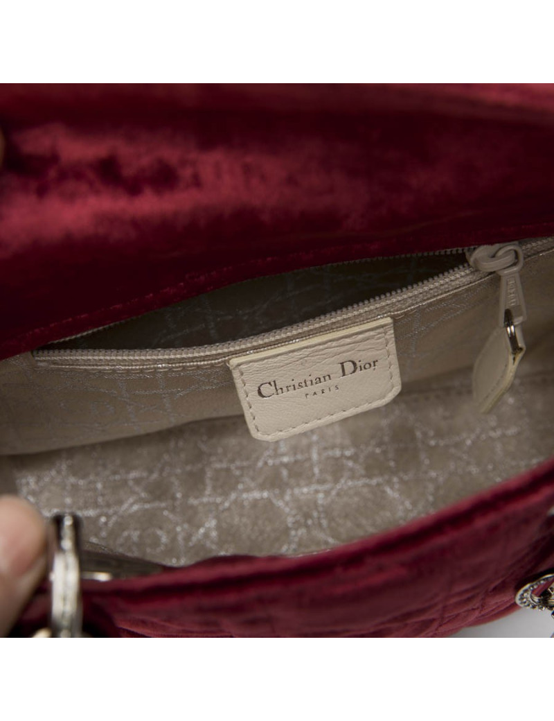Mini sac Lady D  CHRISTIAN DIOR en velours de soie rouge cardinal