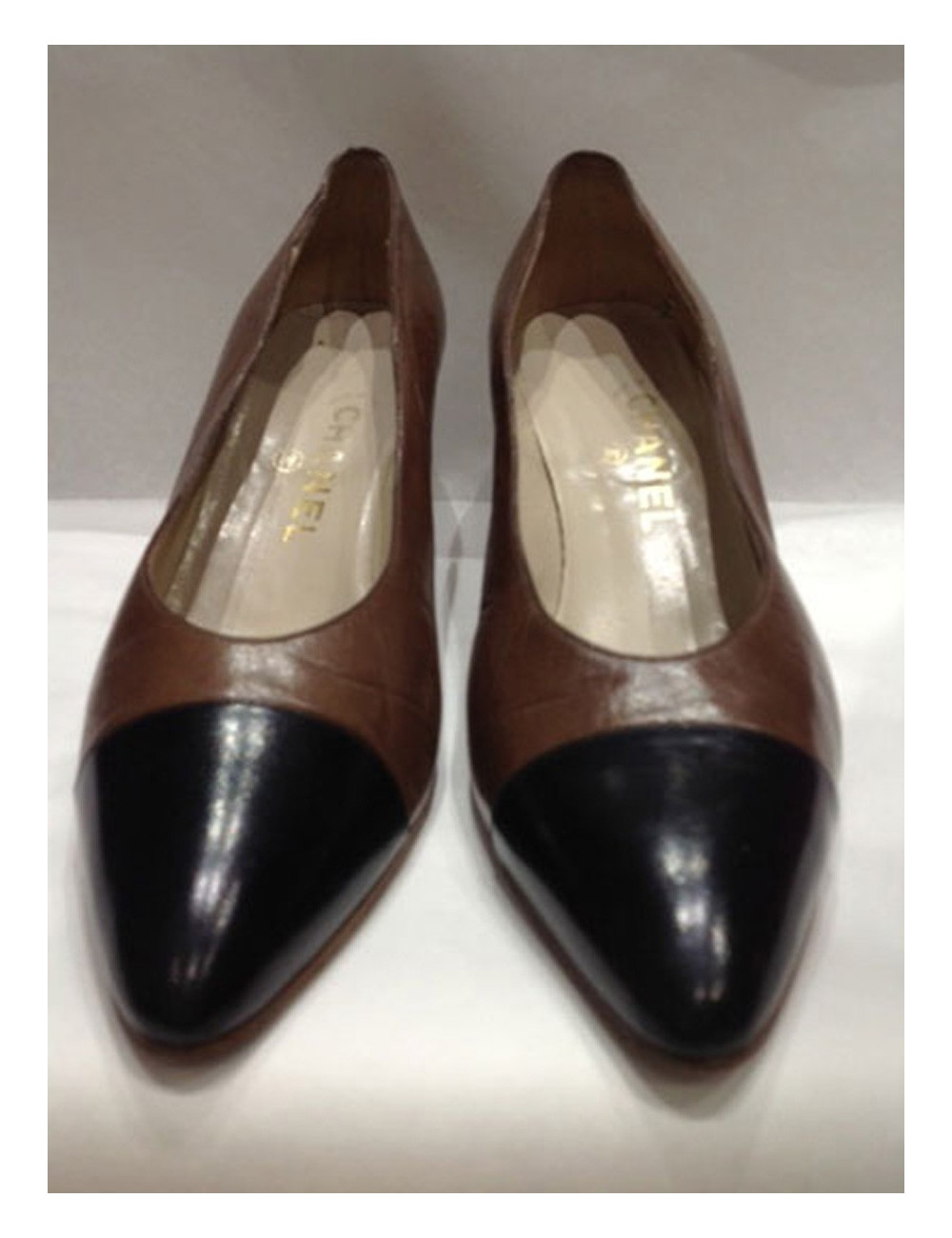 Escarpins CHANEL cuir bicolore marron et noir