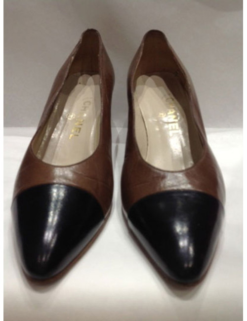 Escarpins CHANEL cuir bicolore marron et noir