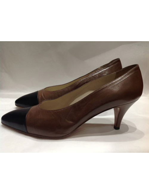 Escarpins CHANEL cuir bicolore marron et noir