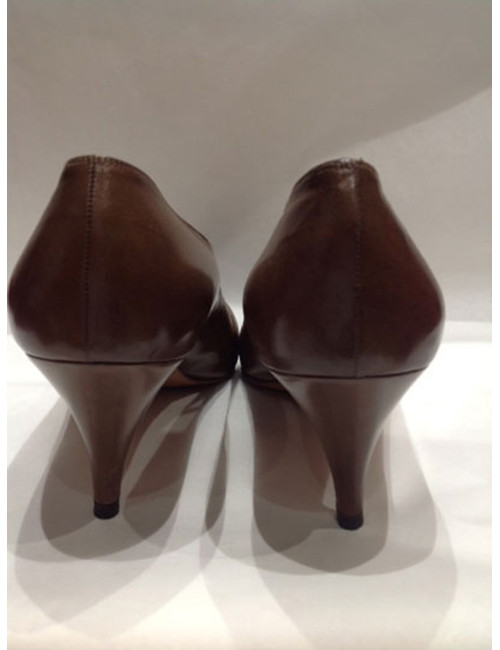 Escarpins CHANEL cuir bicolore marron et noir