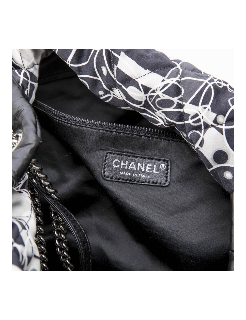 Sac cabas CHANEL en foulard soie 