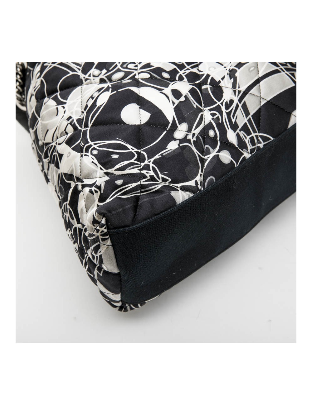 Sac cabas CHANEL en foulard soie 