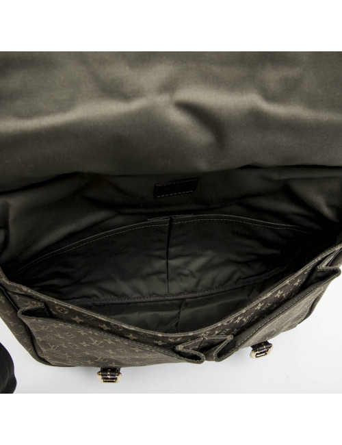 LOUIS VUITTON bag in khaki green monogram canvas