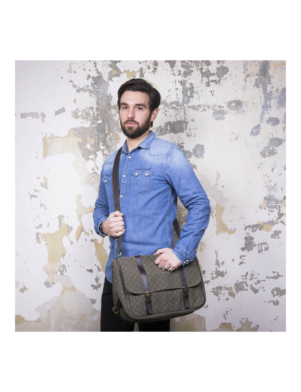 LOUIS VUITTON bag in khaki green monogram canvas