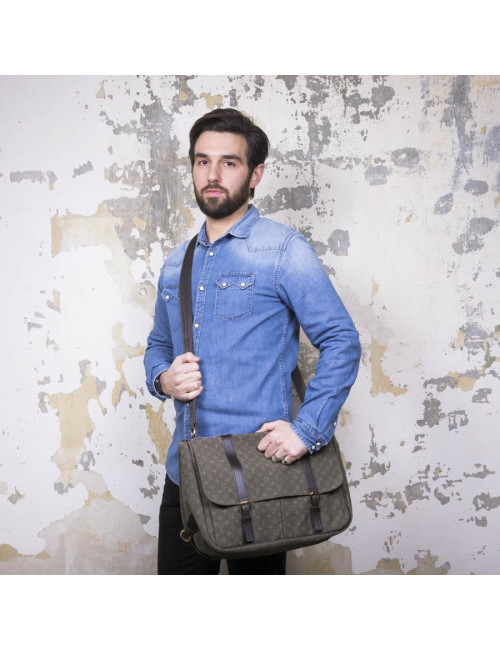 LOUIS VUITTON bag in khaki green monogram canvas