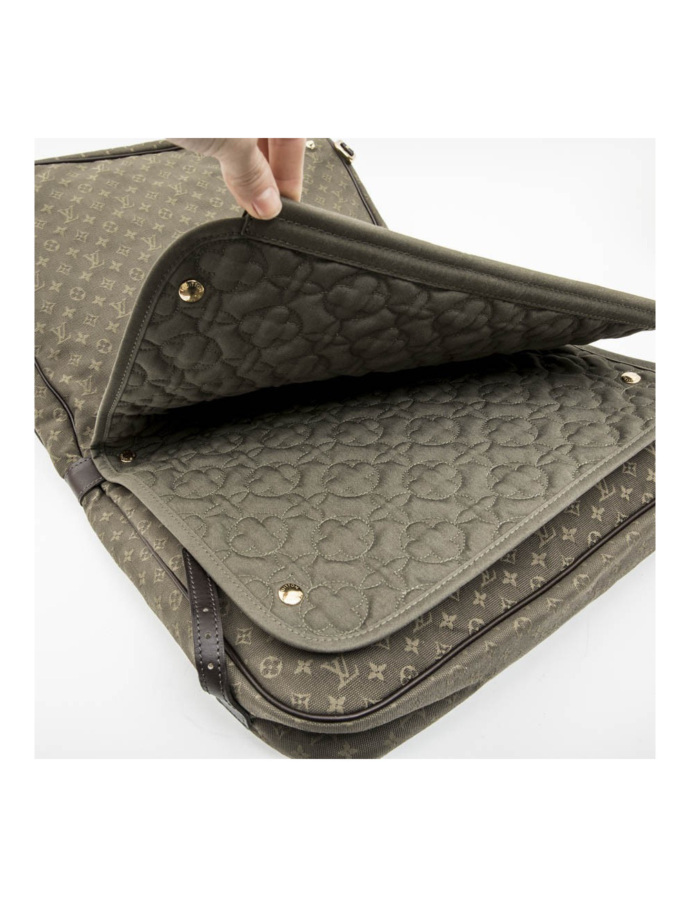 LOUIS VUITTON bag in khaki green monogram canvas