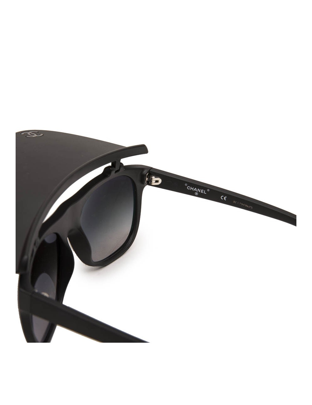 Lunettes de soleil CHANEL noires avec visière