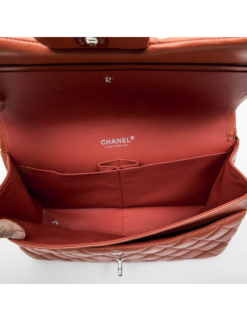 Sac CHANEL Jumbo en cuir d'agneau lisse matelassé corail