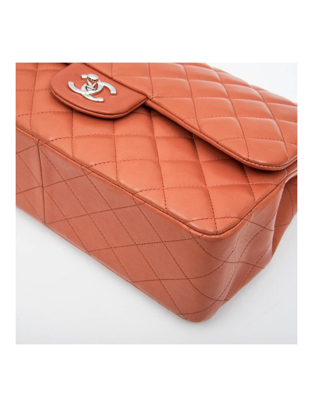 Sac CHANEL Jumbo en cuir d'agneau lisse matelassé corail