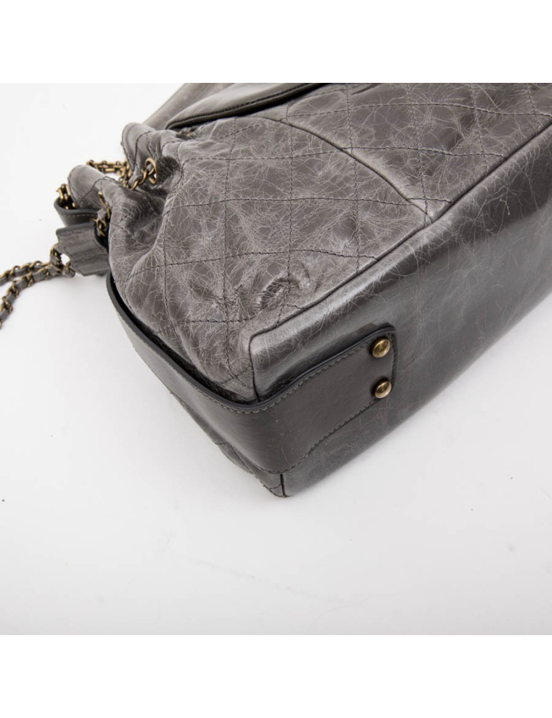 Sac CHANEL en cuir vieilli gris en galuchat