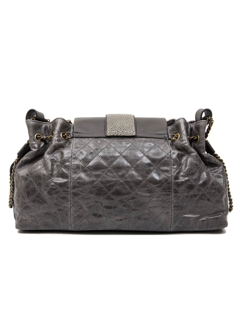 Sac CHANEL en cuir vieilli gris en galuchat