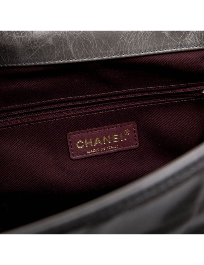 Sac CHANEL en cuir vieilli gris en galuchat