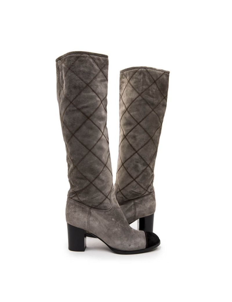 CHANEL boots in pearl gray quilted velvet calfskin size 39.5