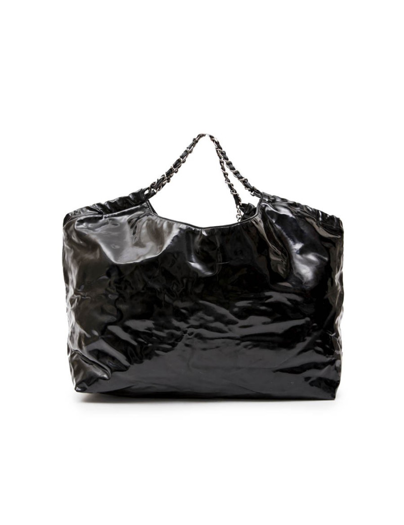 Cabas CHANEL en cuir verni noir