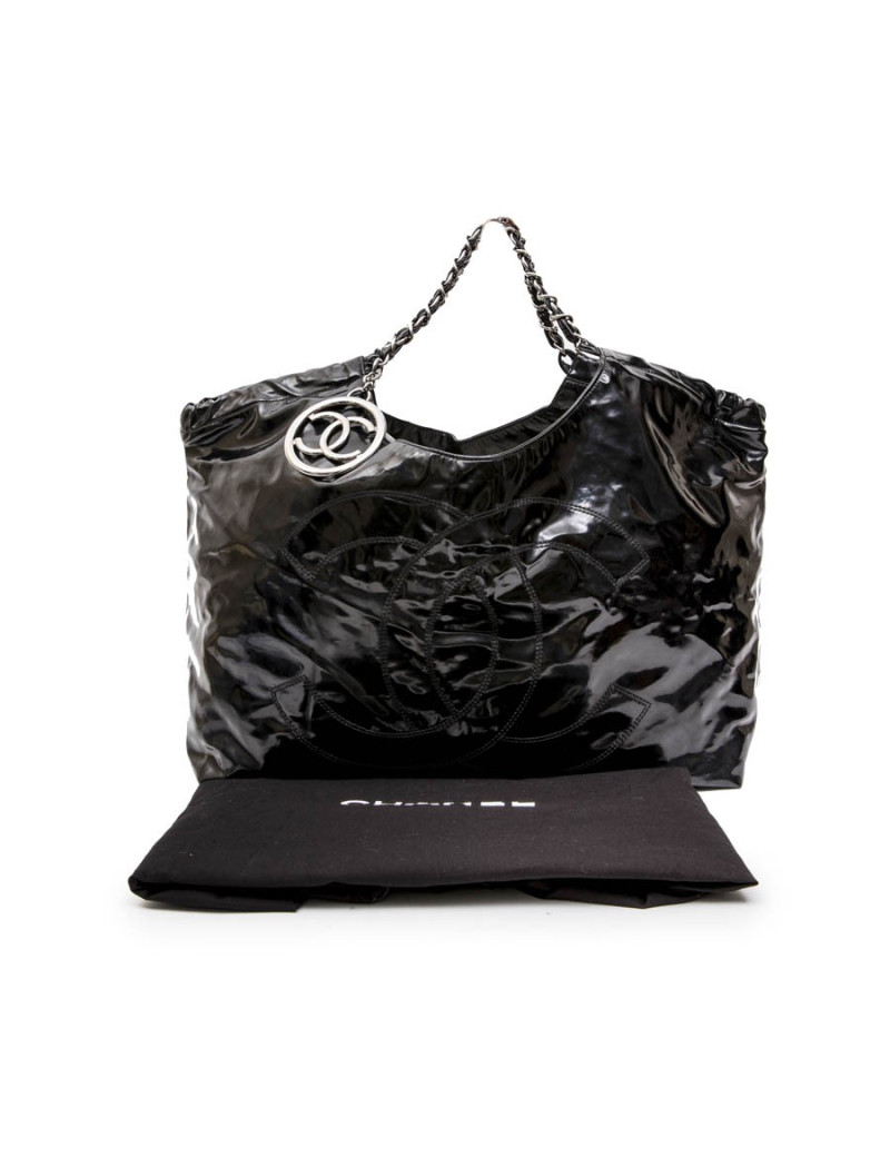 Cabas CHANEL en cuir verni noir