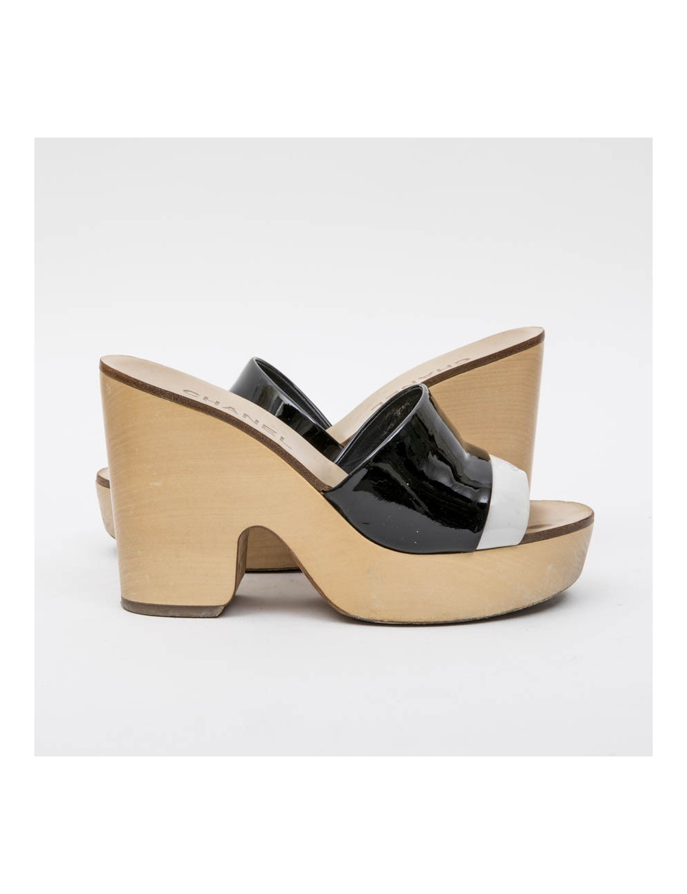 Sabots T 37.5 CHANEL en bois