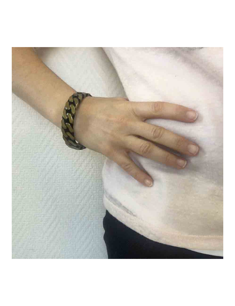 Bracelet CHANEL en métal motif chaine dorée et noire