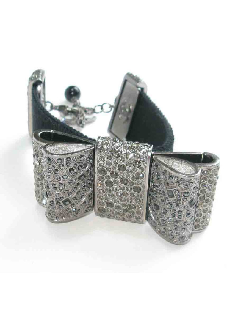 Bracelet CHANEL ruban strass en métal argenté et ruban gros grain noir