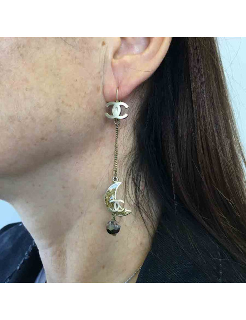 Boucles d'oreille clous CHANEL pendantes