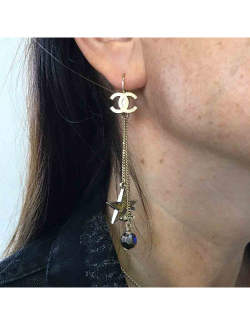 Boucles d'oreille clous CHANEL pendantes