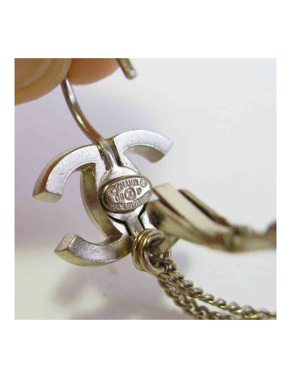 Boucles d'oreille clous CHANEL pendantes