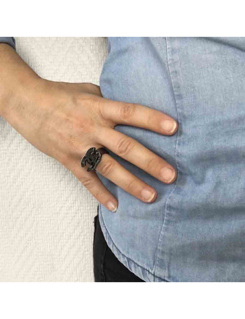 Bague CHANEL T52 CC métal noir