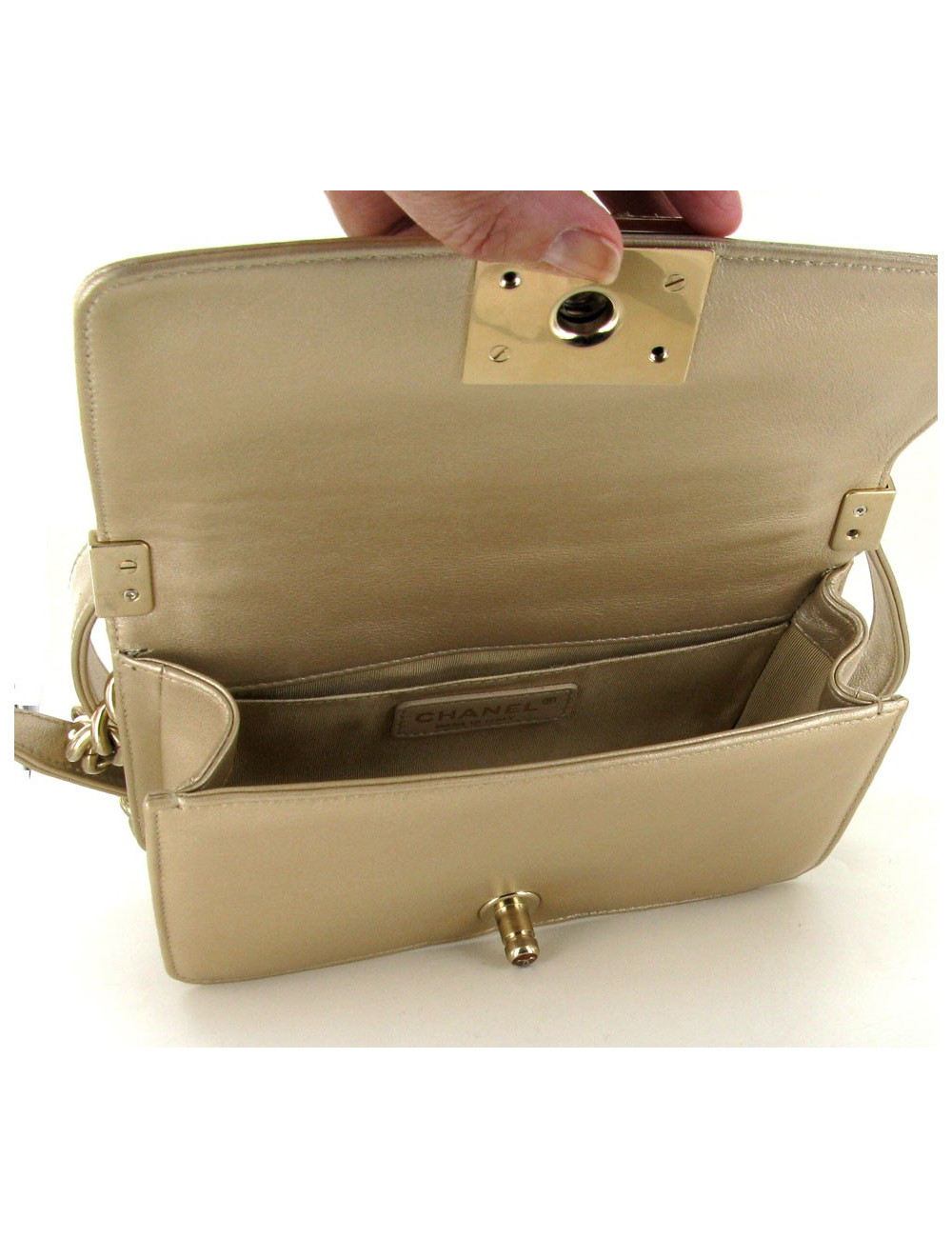 sac BOY CHANEL " pièce d'exception"  en python