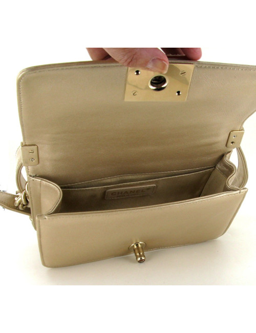 Sac Boy CHANEL " pièce d'exception"  en python