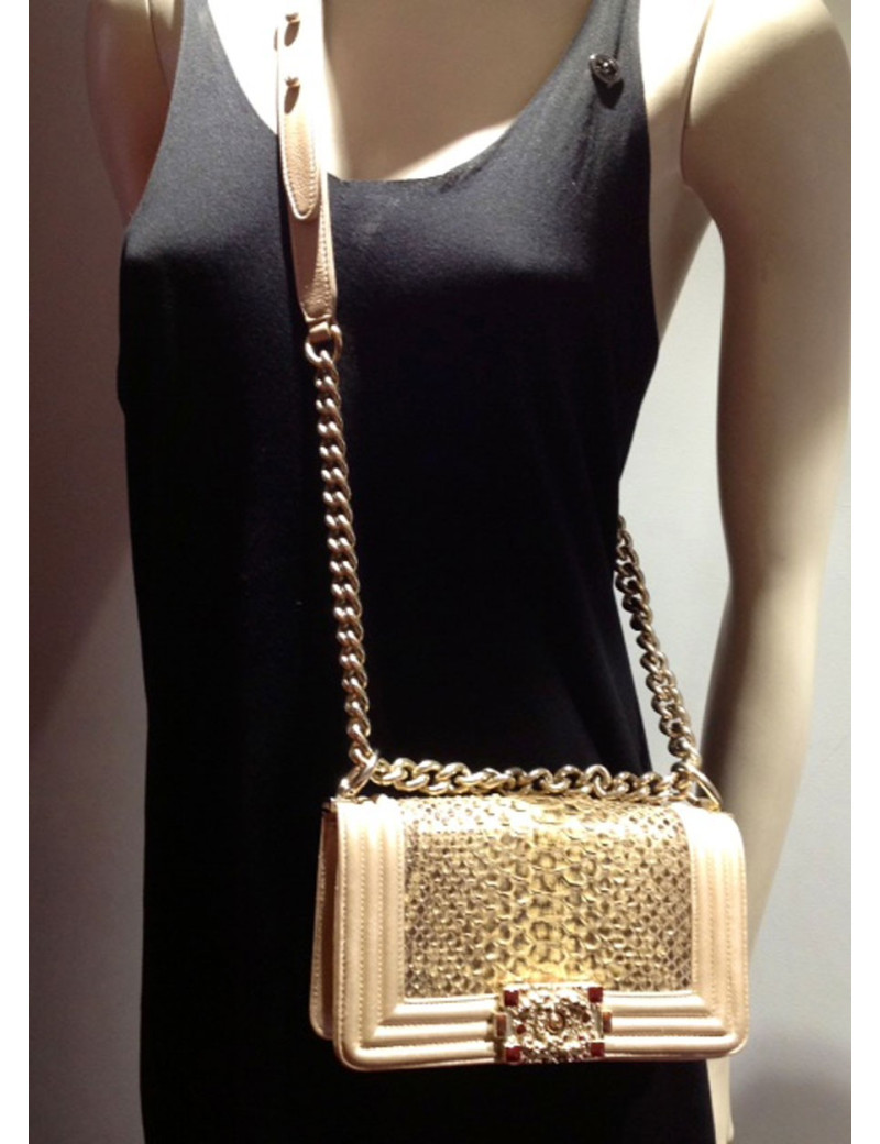 sac BOY CHANEL " pièce d'exception"  en python