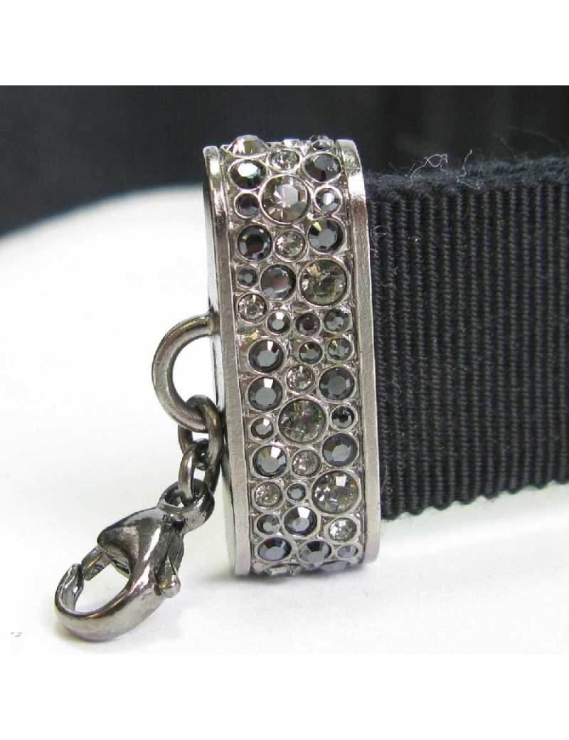 Collier ras de cou CHANEL noeud strass en métal argenté