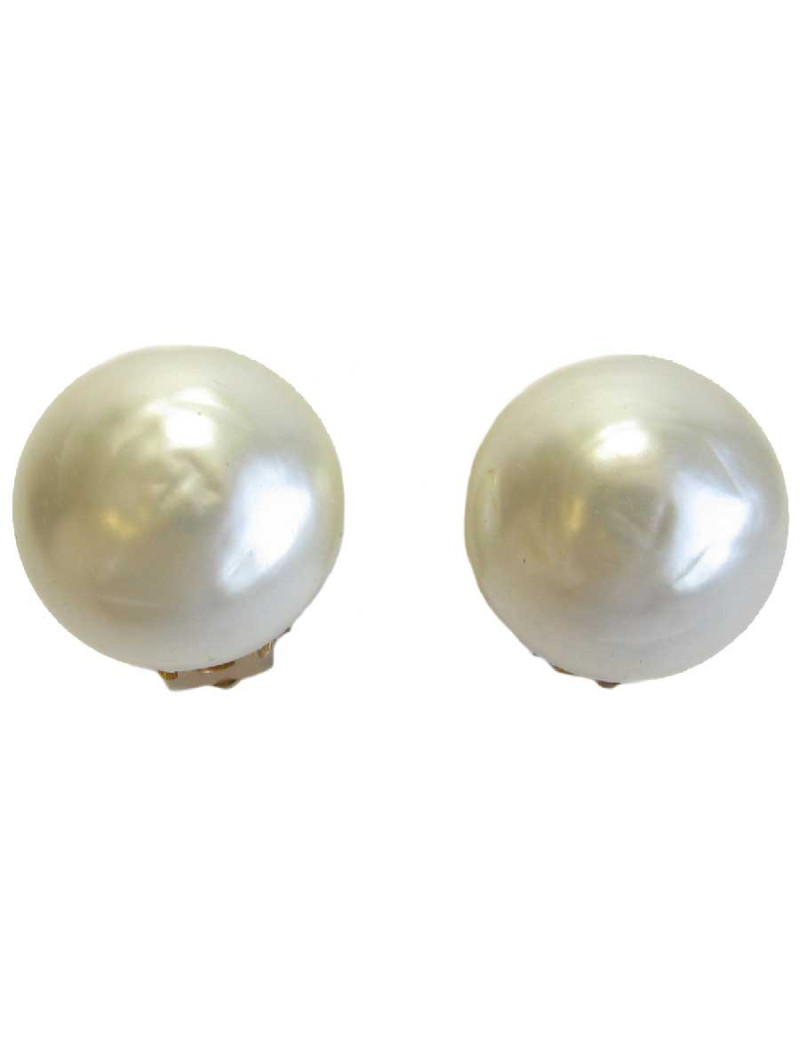CHANEL Couture clip-on earrings in pearly molten glass