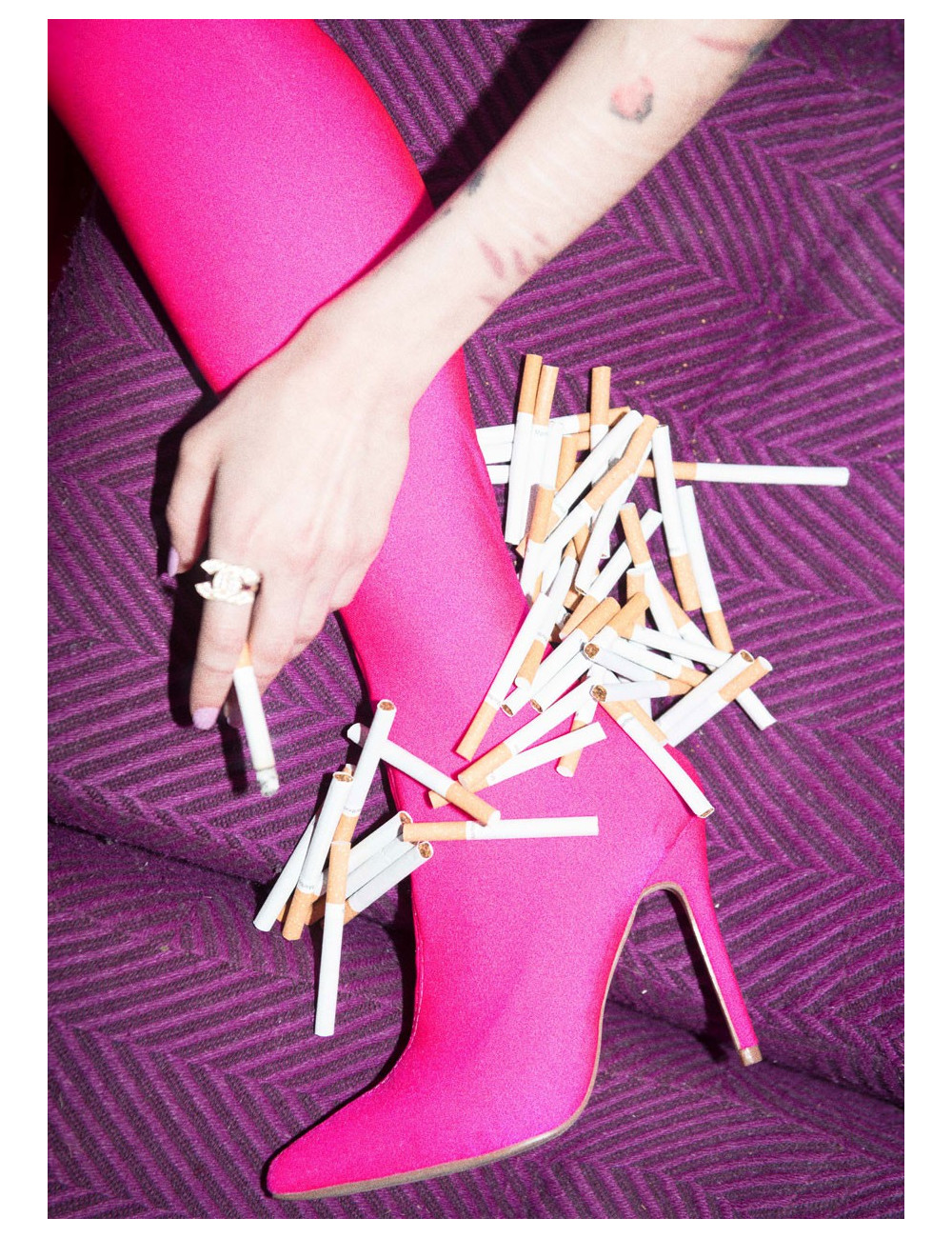 Bague CHANEL dorée et strass T53