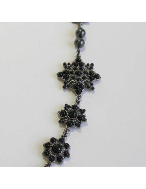 Sautoir CHANEL en perles noires et bijoux en métal ruthénium
