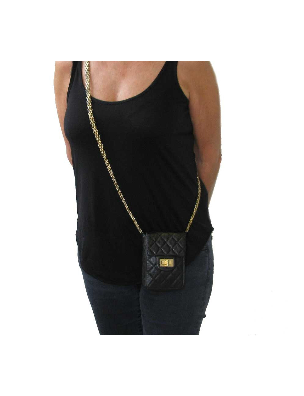 Pochette CHANEL en cuir vieilli noir matelassé 