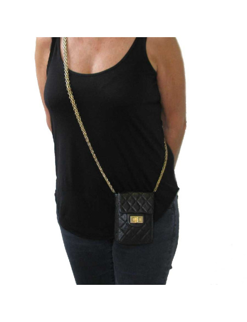 Pochette CHANEL en cuir vieilli noir matelassé 